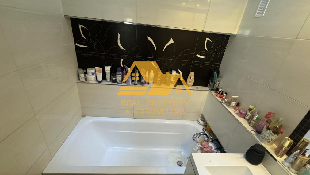 Exkluzívne!Predám 3 izbový byt s 2 balkónmi v Nových Zámkoch