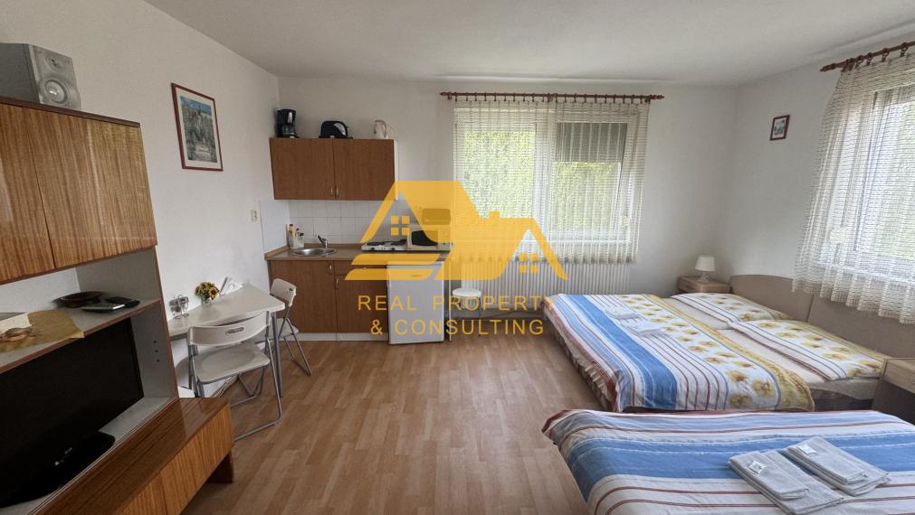 Exkluzívne! Predám apartmánový dom v obci Podhájska