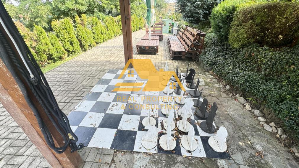 Exkluzívne! Predám apartmánový dom v obci Podhájska