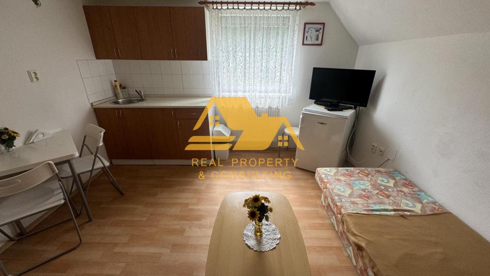 Exkluzívne! Predám apartmánový dom v obci Podhájska