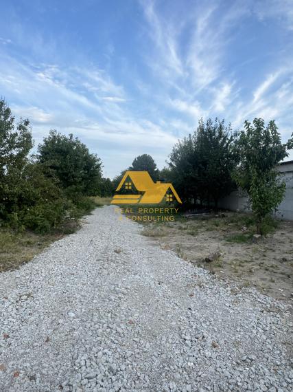 Predám veľký stavebný pozemok v Nových Zámkoch