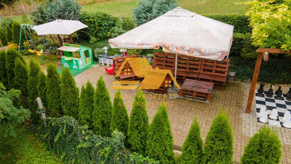 Exkluzívne! Predám apartmánový dom v obci Podhájska