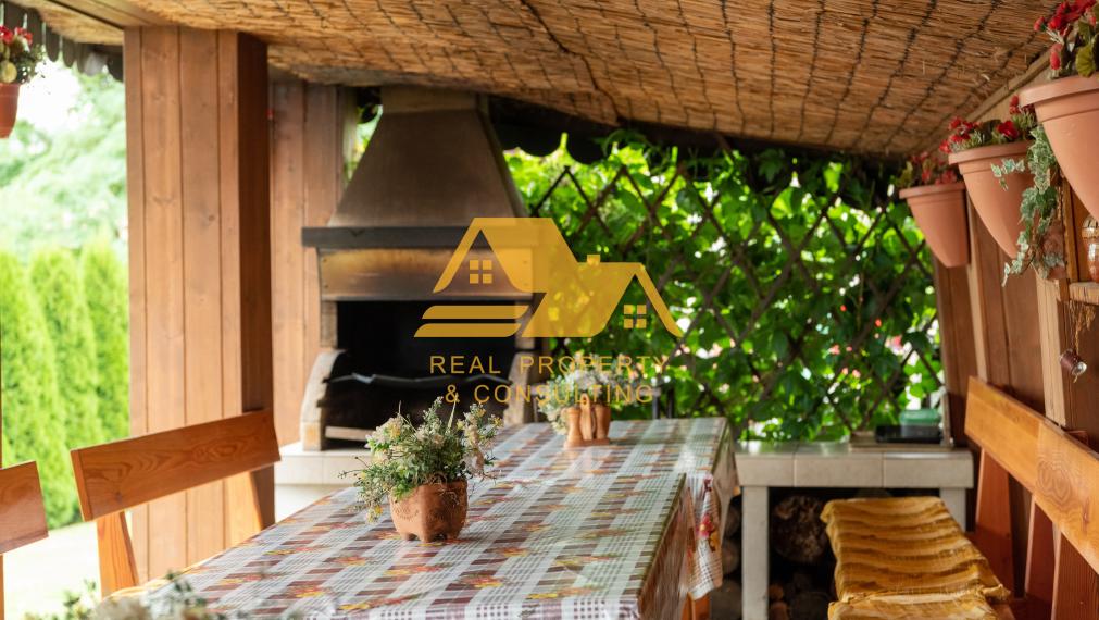 Exkluzívne! Predám apartmánový dom v obci Podhájska