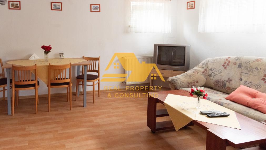 Exkluzívne! Predám apartmánový dom v obci Podhájska