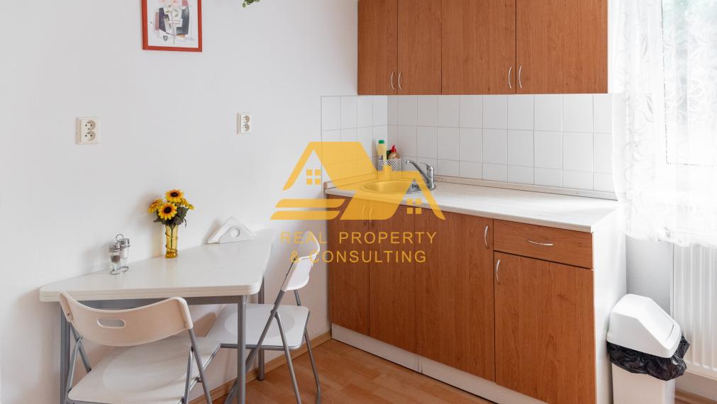 Exkluzívne! Predám apartmánový dom v obci Podhájska