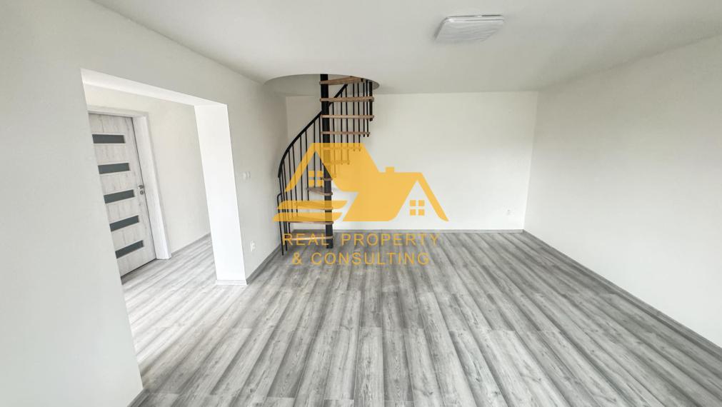 Predám dvojgeneračný dom v tichej lokalite v meste Hurbanovo