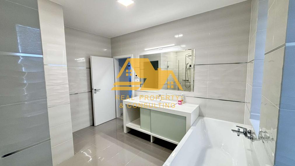 Prenajmem veľký 3 izbový byt v Nových Zámkoch