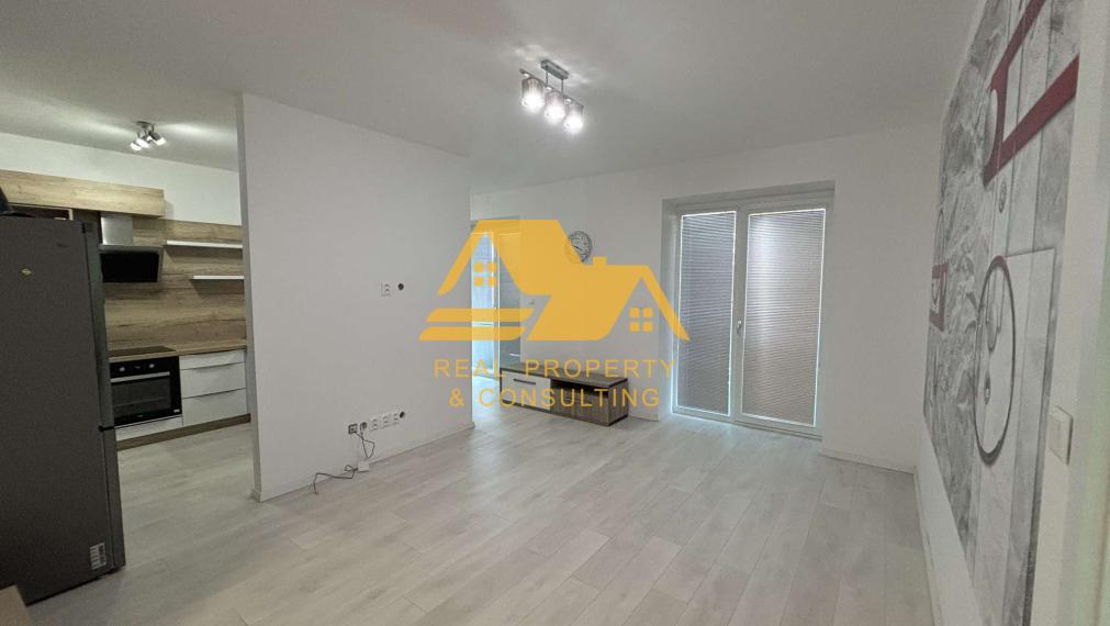 Prenajmem veľký 3 izbový byt v Nových Zámkoch