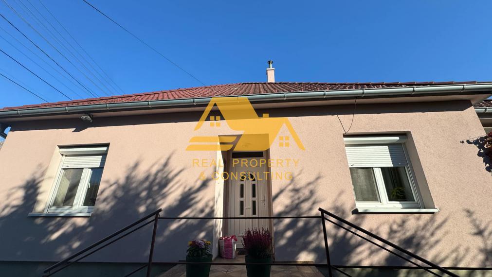 Predám prerobený rodinný dom v obci Semerovo