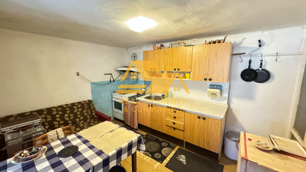 Predám 3 izbový rodinný dom v Nových Zámkoch