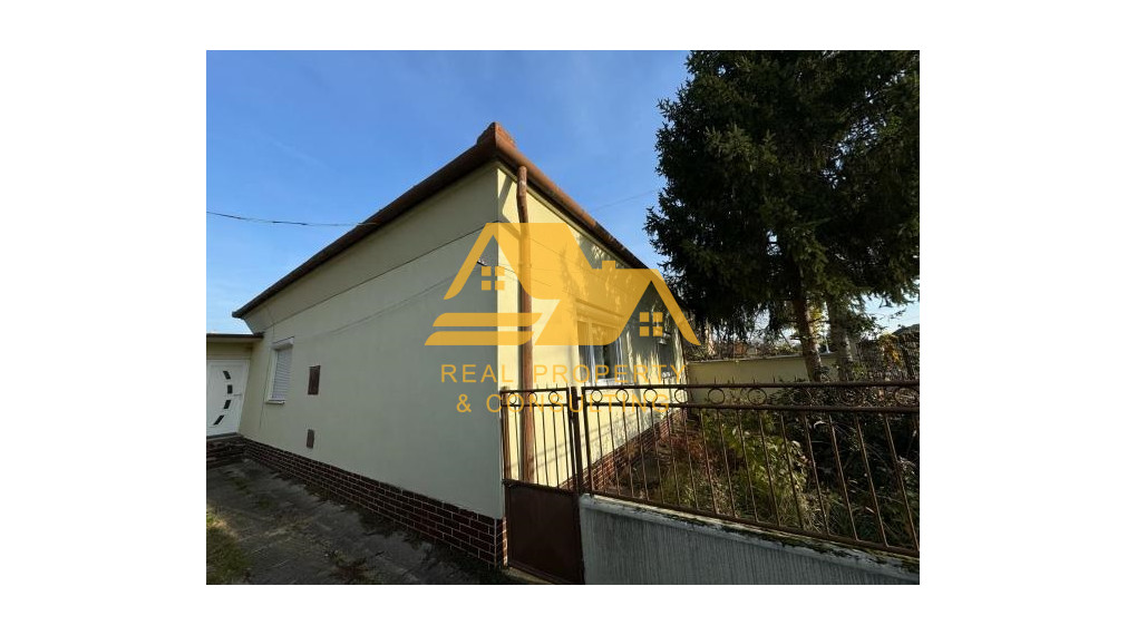 Predám 3 izbový rodinný dom v Nových Zámkoch