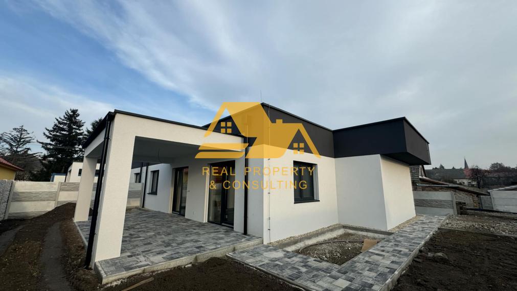 Predám 4 izbovú novostavbu rodinného domu v obci Žihárec