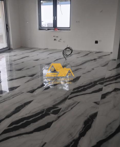 Predám 4 izbovú novostavbu rodinného domu v obci Žihárec