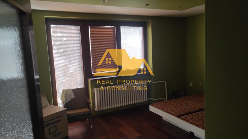 Predám rodinný dom s veľkým pozemkom v obci Dolný Ohaj