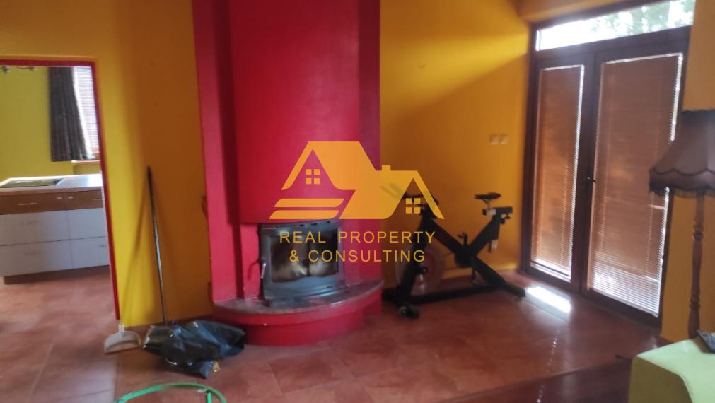 Predám rodinný dom s veľkým pozemkom v obci Dolný Ohaj