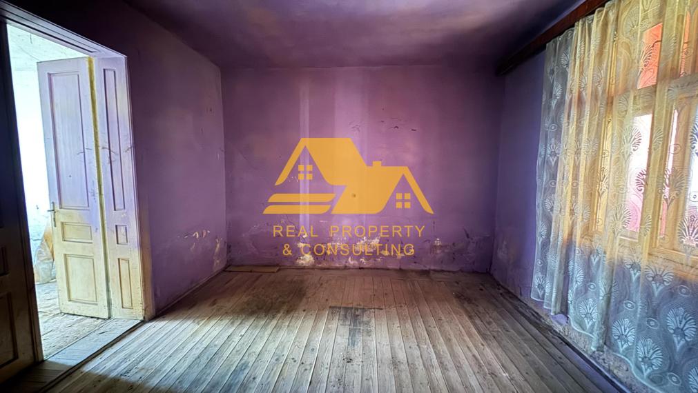 Znížená cena!Predám rodinný dom v obci Dvory nad Žitavou