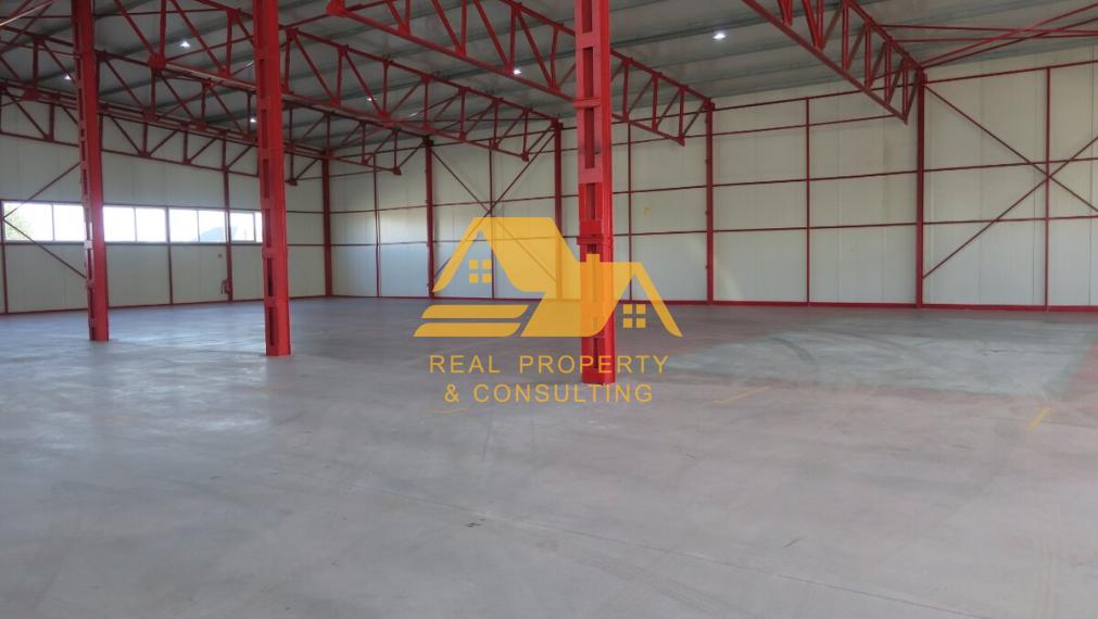 Priemyselná hala s kanceláriami a parkovaním v Nových Zámkoch