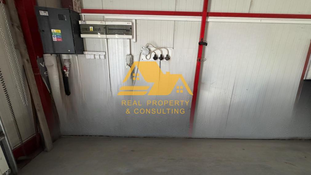 Prenajmem priemyselnú halu s kanceláriou v Nových Zámkoch