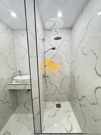 Predám prerobený 4 izbový byt v Nových Zámkoch