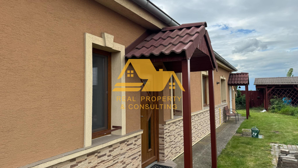 Predám rodinný dom s garážou v obci Bánov