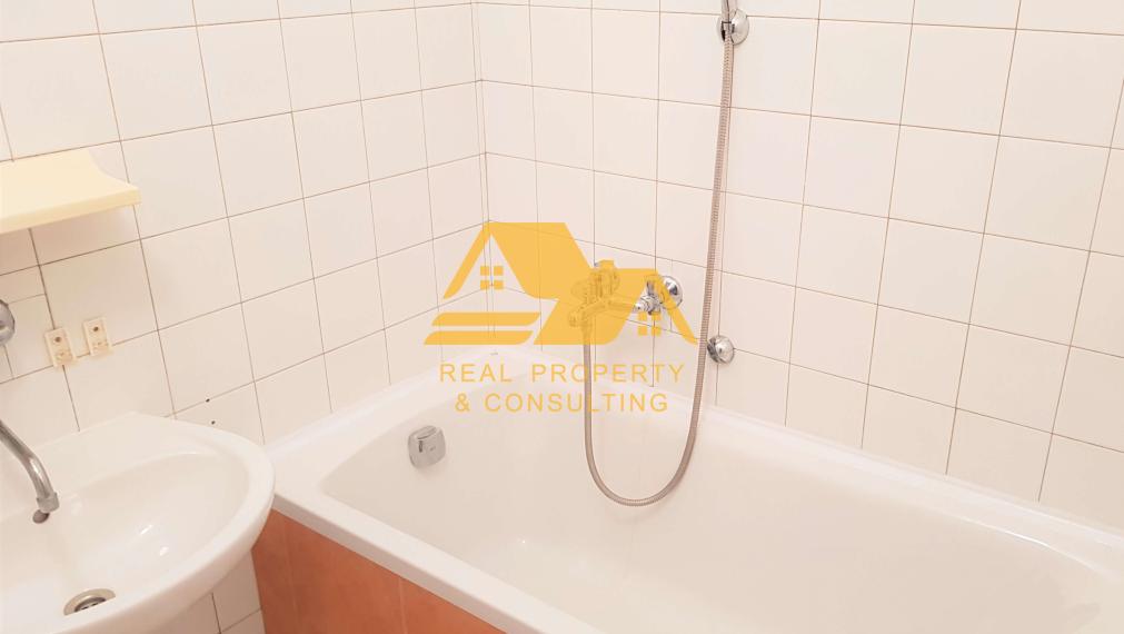 Predám tehlový 3 izbový byt v centre v Nových Zámkoch