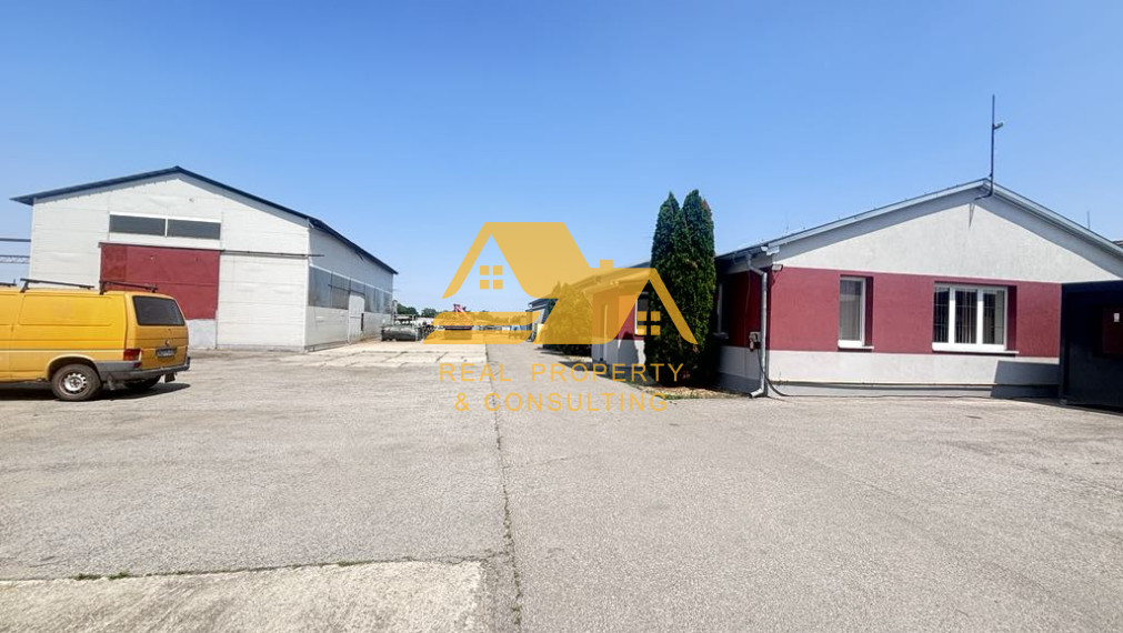 Predám priemyselný areál s 2 výrobnými halami v obci Zemné