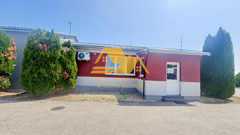 Predám priemyselný areál s 2 výrobnými halami v obci Zemné