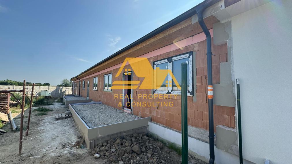 Predám novostavbu v radovej zástavbe v obci Selice