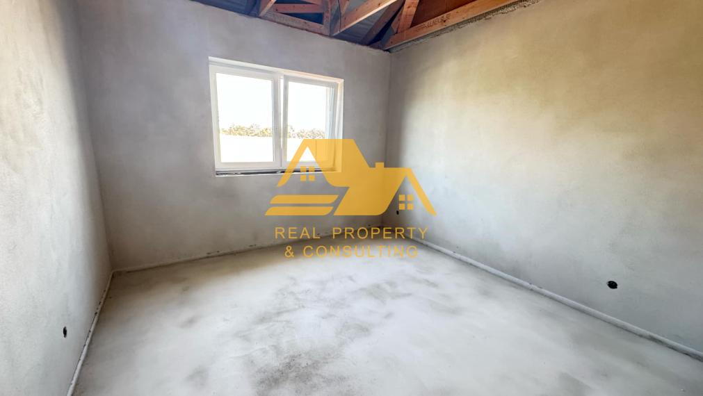 Predám novostavbu v radovej zástavbe v obci Selice