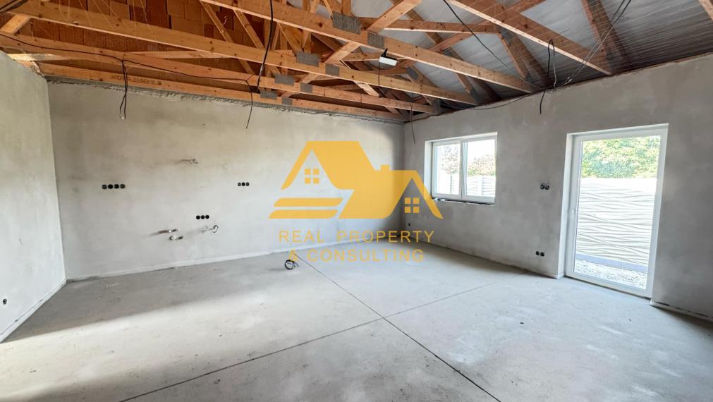 Predám novostavbu v radovej zástavbe v obci Selice