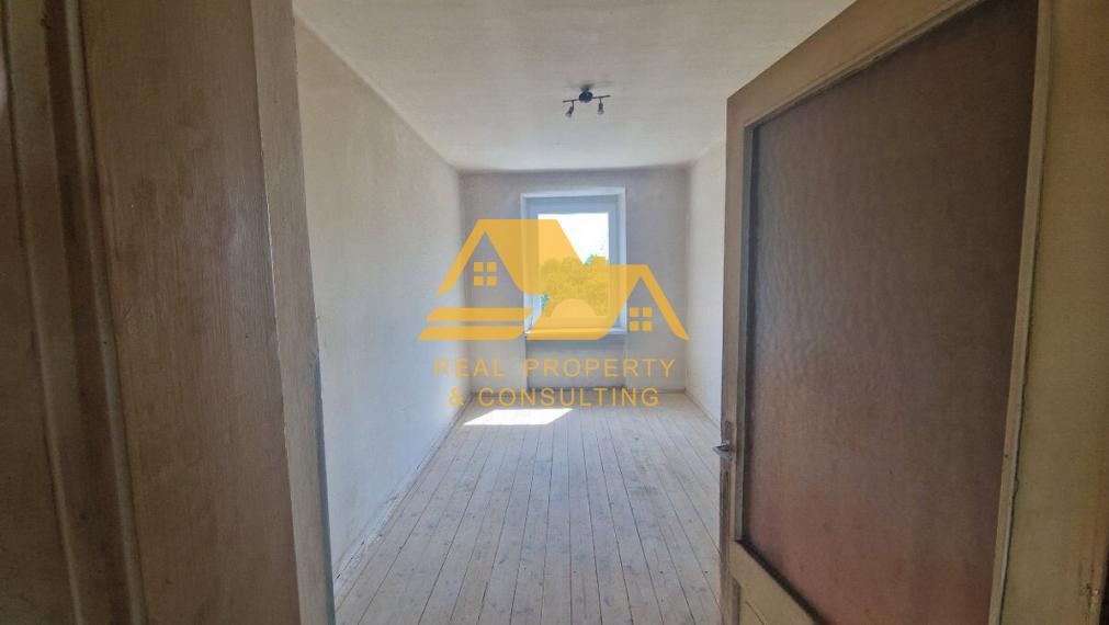 Predám tehlový 2 izbový byt v Štúrove