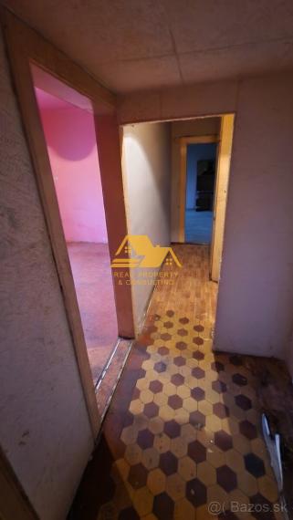 Predám tehlový 2 izbový byt v Štúrove