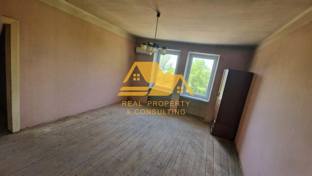 Predám tehlový 2 izbový byt v Štúrove