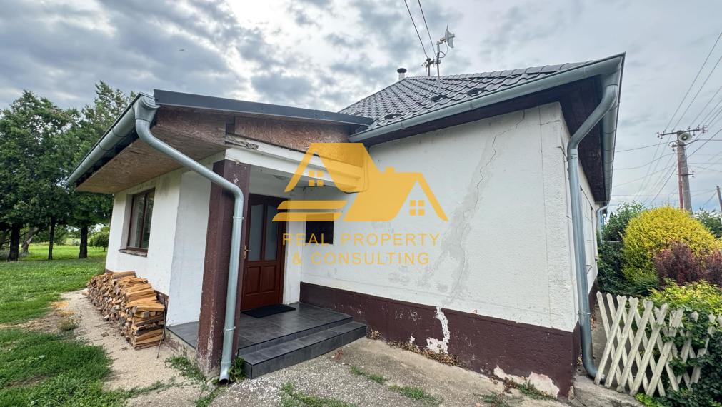 Predám 4 izbový rodinný dom v Tvrdošovciach