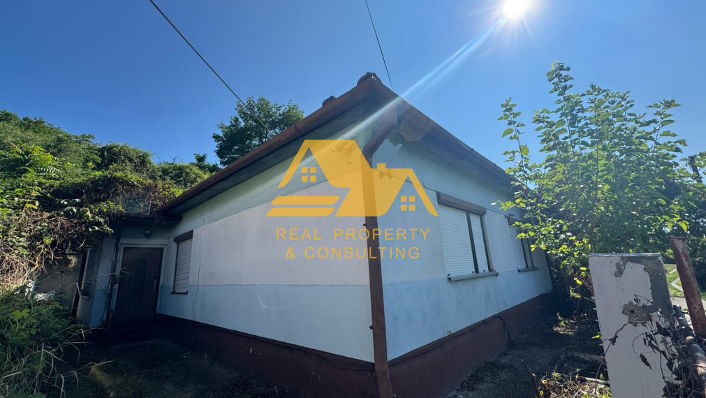 Exkluzív ajánlat! Eladó hangulatos hétvégi ház a természetben