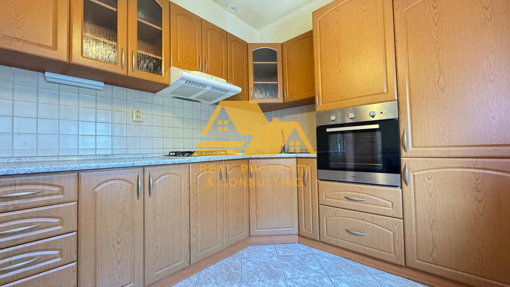 Predám tehlový 2 izbový byt neďaleko centra v Nových Zámkoch