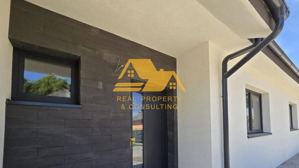 Predám novostavbu v radovej zástavbe v obci Selice