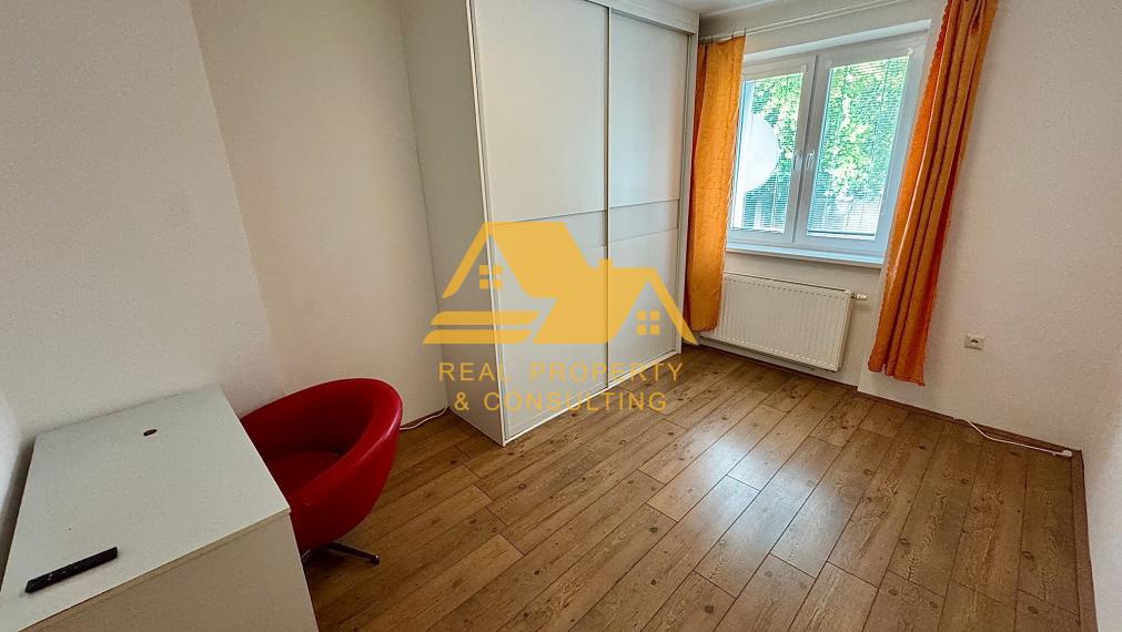 Predám tehlový 3 izbový byt s balkónom v Nových Zámkoch