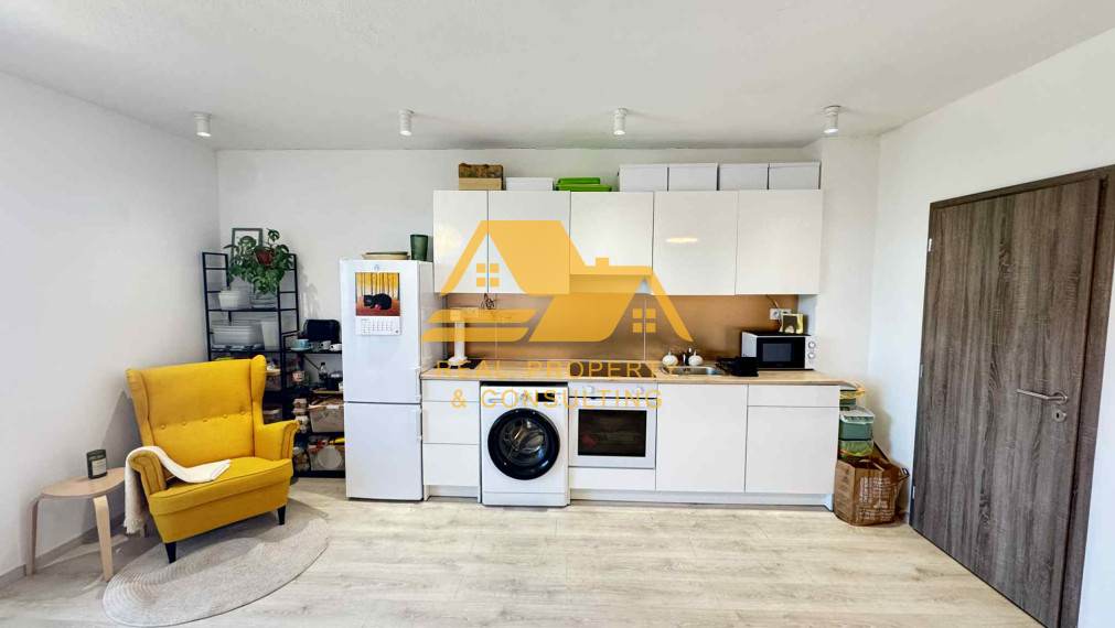 Prenajmem 2 izbový byt s balkónom v Nových Zámkoch