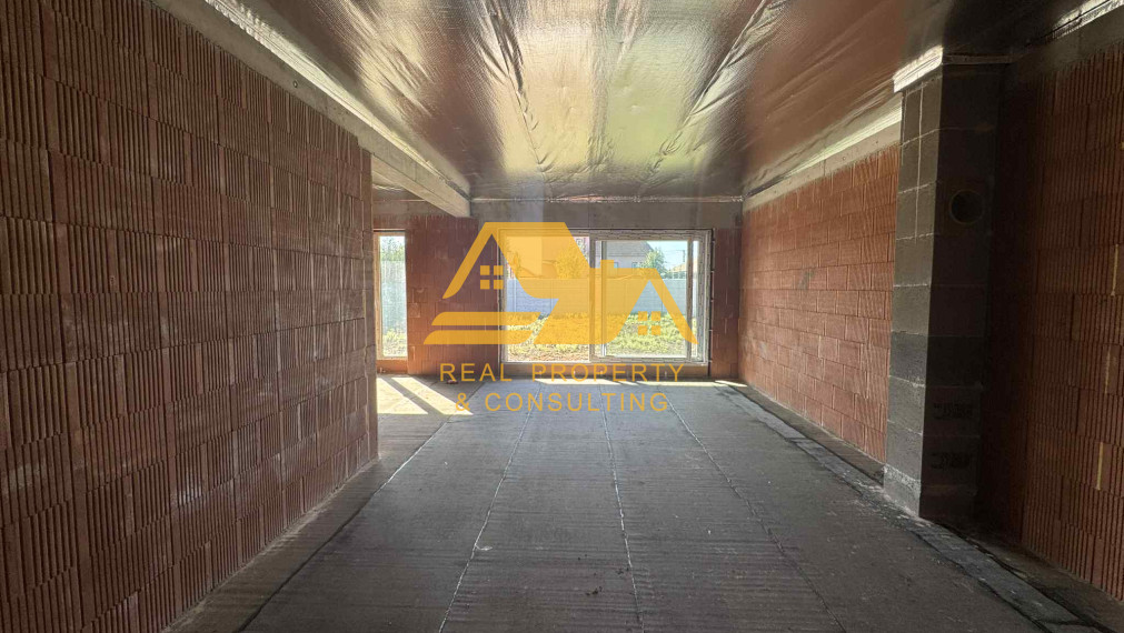 Znížená cena! Predám novostavbu rodinného domu v Šuranoch