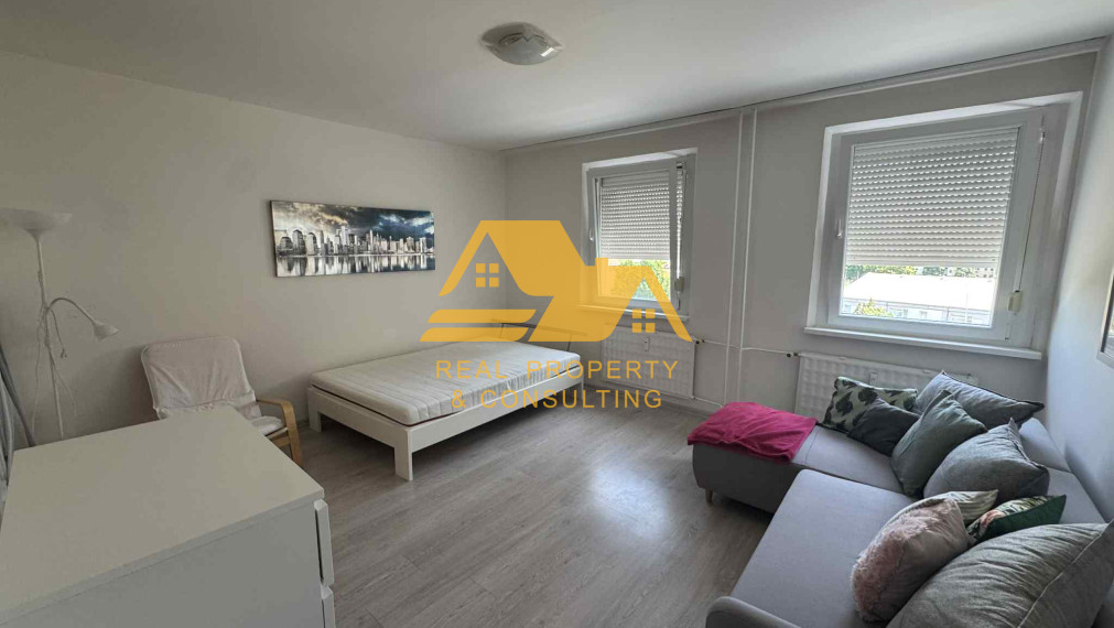 Prenajmem 1 izbový byt v Nových Zámkoch