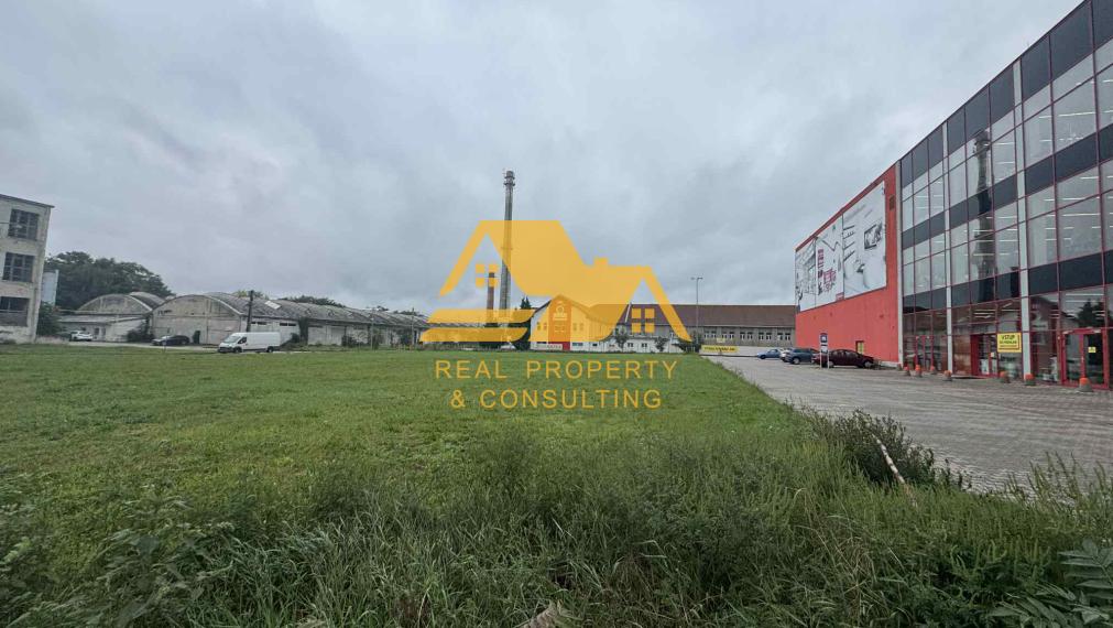 Predám pozemok vhodný na výstavbu haly v Nových Zámkoch