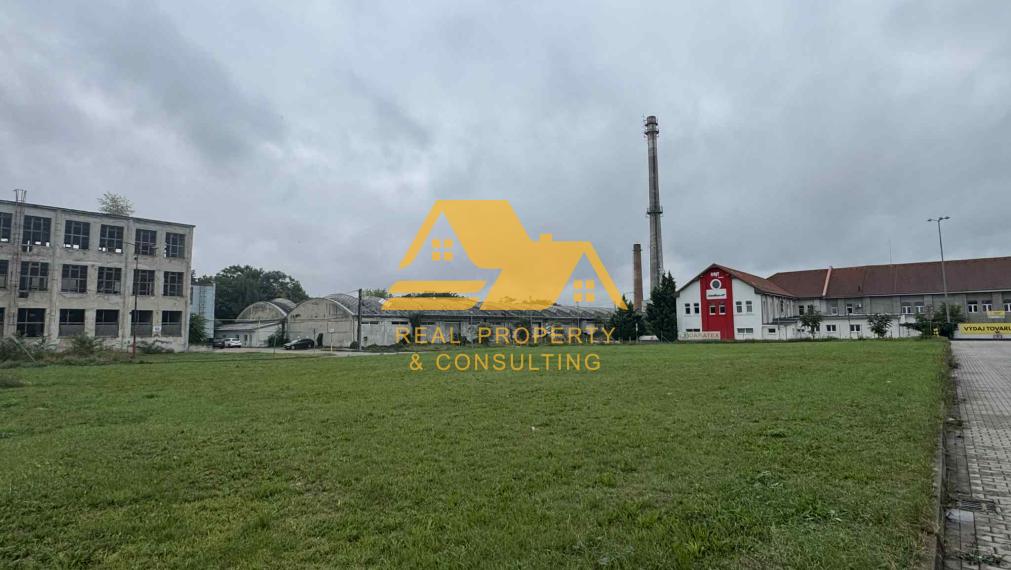 Predám pozemok vhodný na výstavbu obchodného domu v Nových Zámkoch