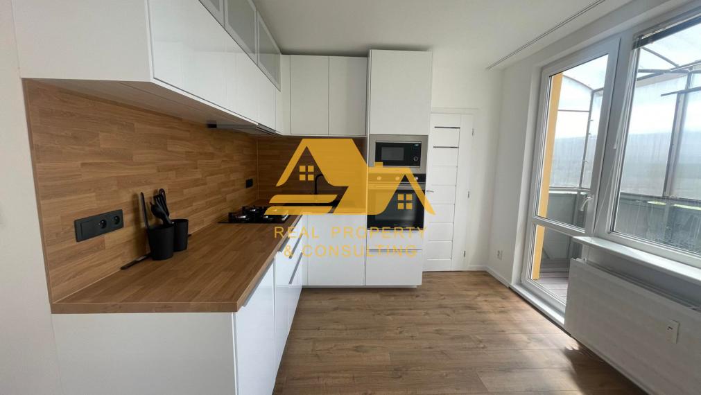 Prenajmem pekný 2 izbový byt s balkónom v Nových Zámkoch