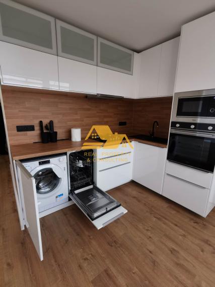 Prenajmem pekný 2 izbový byt s balkónom v Nových Zámkoch