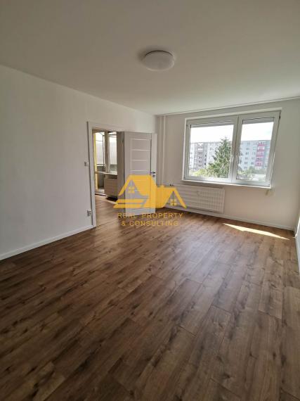 Prenajmem pekný 2 izbový byt s balkónom v Nových Zámkoch