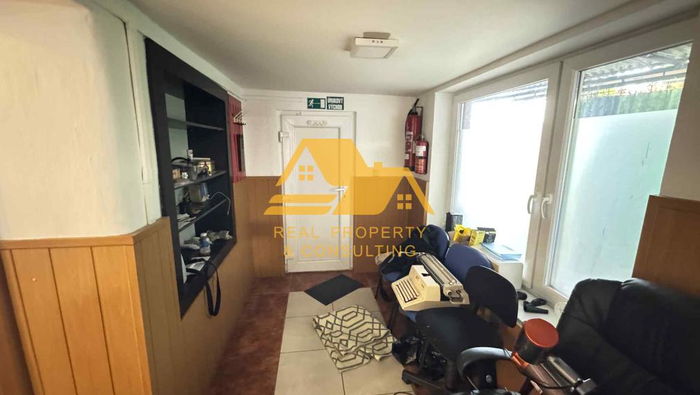 Exkluzívne! Predám rodinný dom na podnikanie v Nových Zámkoch