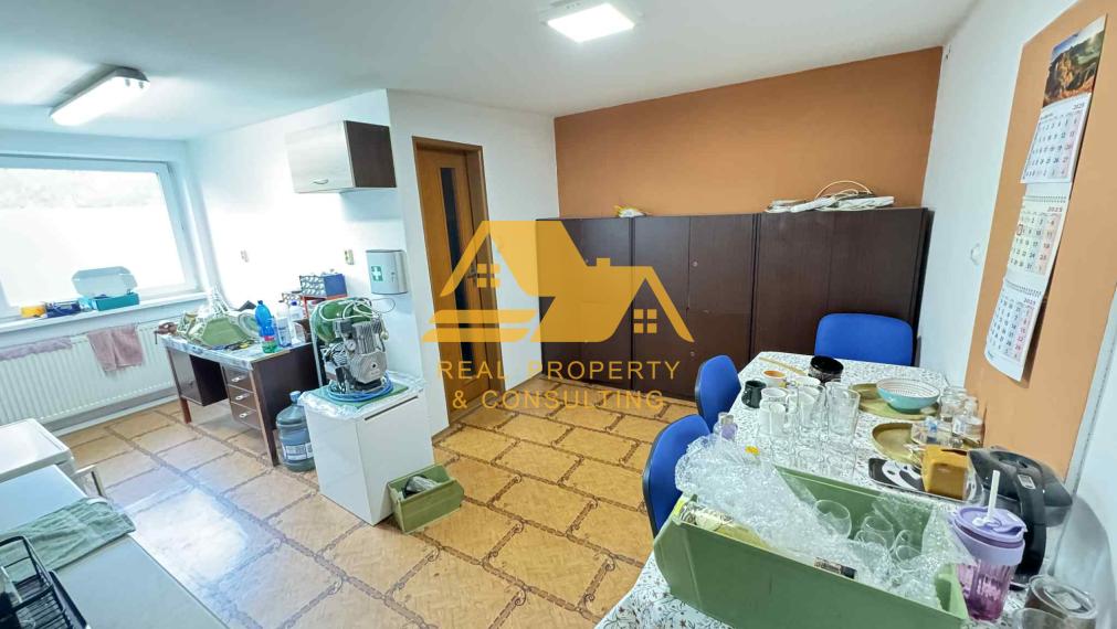 Exkluzívne! Predám rodinný dom na podnikanie v Nových Zámkoch