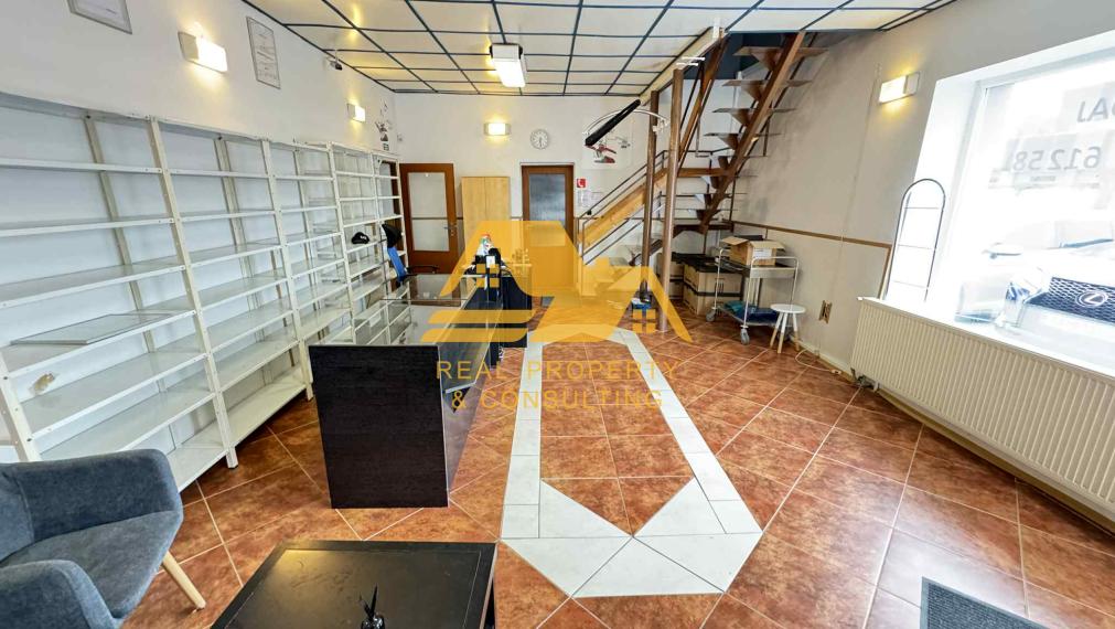 Exkluzívne! Predám rodinný dom na podnikanie v Nových Zámkoch