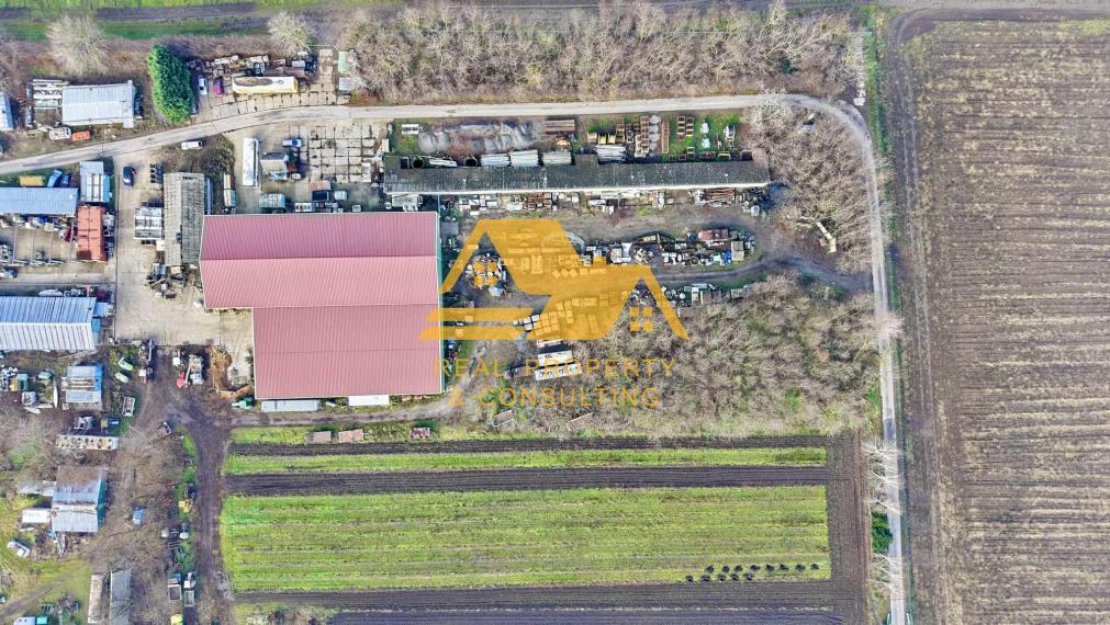 Predám veľký priemyselný areál s halami v Nových Zámkoch